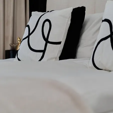 Apartament Luxurious 13th Floor Beige In With Furnished Balcony By Renters Prestige