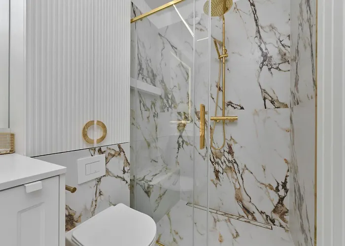 Luxurious 13th Floor Beige In With Furnished Balcony By Renters Prestige 아파트 *