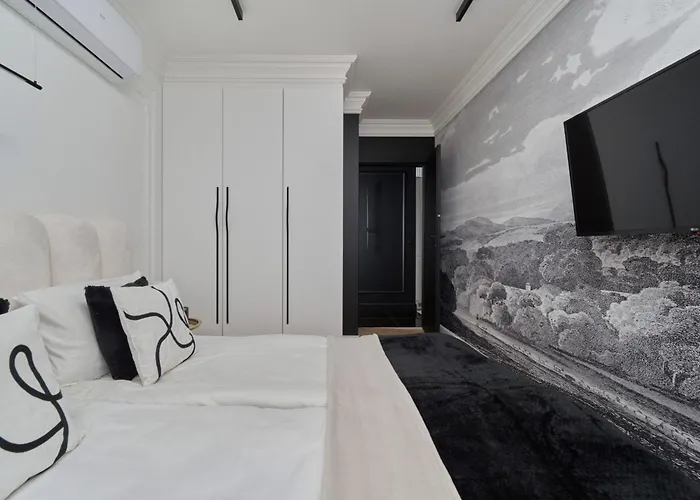 아파트 Luxurious 13th Floor Beige In With Furnished Balcony By Renters Prestige