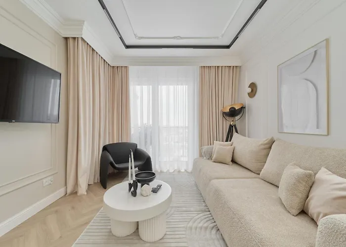 아파트 Luxurious 13th Floor Beige In With Furnished Balcony By Renters Prestige *