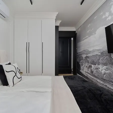 Апартаменты Luxurious 13th Floor Beige In With Furnished Balcony By Renters Prestige