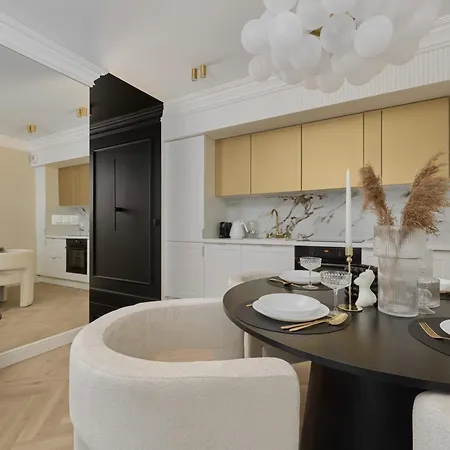 Luxurious 13th Floor Beige In With Furnished Balcony By Renters Prestige Apartmán